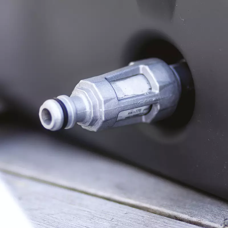 CLEN painepesuri käyttää vettä säiliöstä